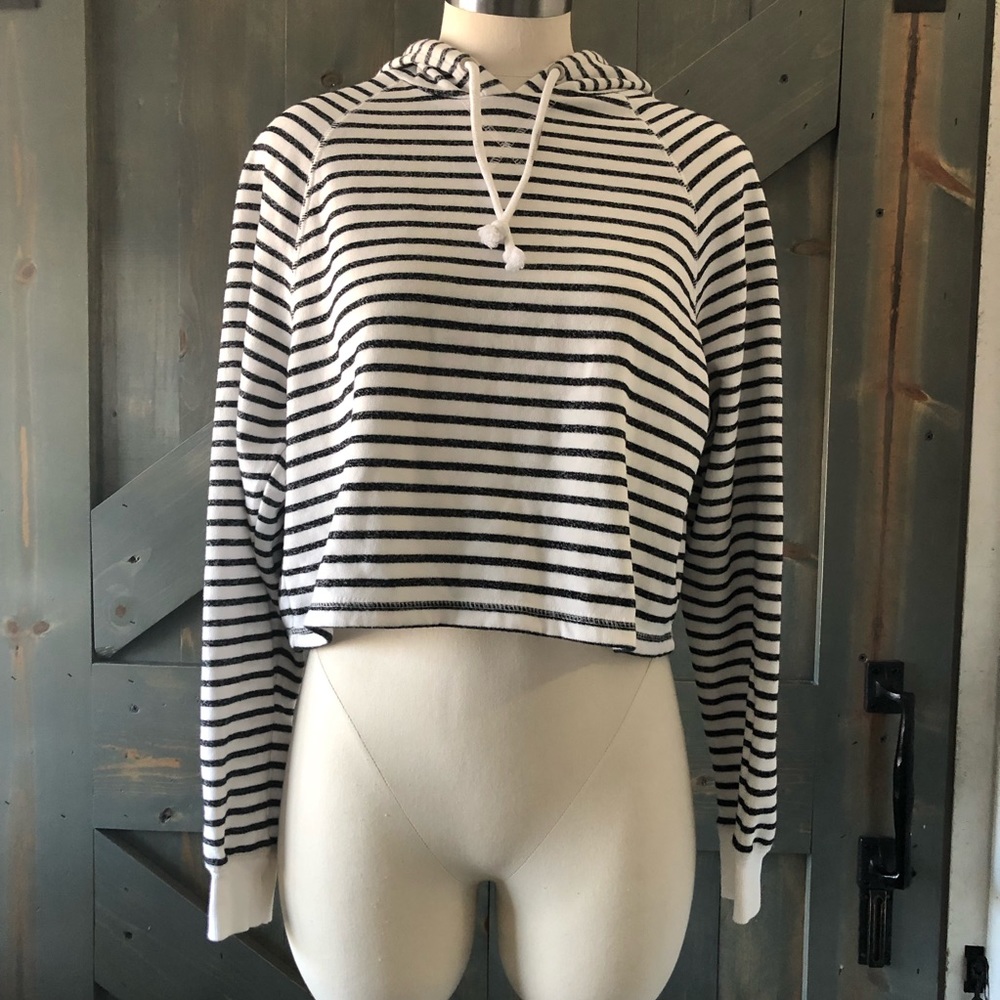 Divided Crop Pull Over Jacket Size Small - image 1